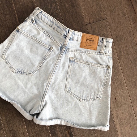 High-waisted jean shorts from Stradivarius - Picture 5 of 11